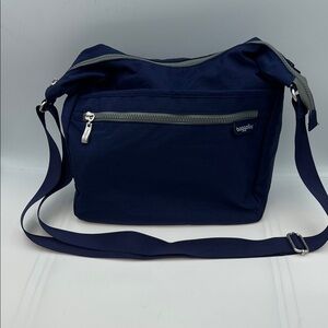 Baggallini blue crossbody bag